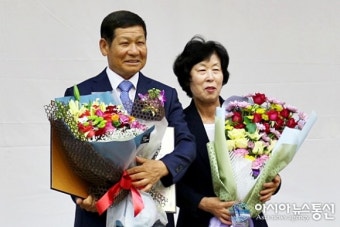 [6.13지방선거]세종시 선관위 당선증 교부식..채평석 당선인