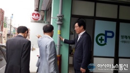 김용운 마산회원구청장, 회성종합시장 도시가스 배관설치공사 현장점검
