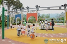 충북 증평 보강천 가족 나들이 명소 우뚝