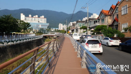 성산구, 대방천변 보행로 설치 완료 ‘안전 이상무’