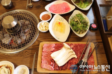 경남 진주맛집 홍제원에서 남강을 배경으로 신선한 고기 맛볼 수 있어