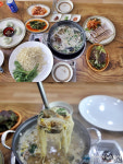 신선함 가득한 해물 칼국수 식도락... 태안 안면도 맛집 ‘전통딴뚝칼국수’