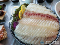 강릉 솔바로횟집, 한적하고 끗한 사천해수욕장 앞 바다의 광경과 맛을 함께