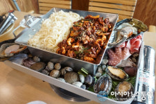 강화도맛집 ‘강화댁’, 강화도 산해진미 담아 퀄리티 높은 육해공철판 선보여