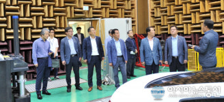 (주)진희 자동차융합기술원 | 전북도의회 농산업경제위원회, 자동차융합기술원·국가식품클러스터 지원센터 방문 청취