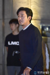 하정우 압구정에서 시대물 찍고 계신 분~