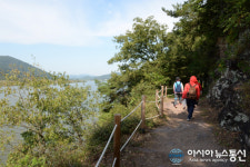 낙동강을 품은 창녕 남지읍 개비리길