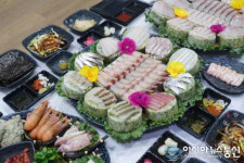 여수 낭만여행, 빼놓을 수 없는 선어회 맛집 ‘바다사랑’ 본점