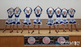 러시아 사할린주 홈스크시 아쏠무용단 문경중학교서 공연