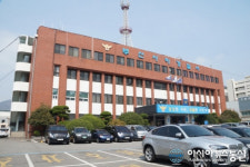 무면허로 운전하다가 교통단속 걸려 경찰관에게 흉기 휘두른 40대 검거