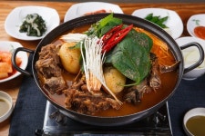 [저녁메뉴추천] 감자탕에 소주 한잔으로 금요일 저녁 뚝딱! 백종원 묵은지감자탕 레시피 알아보자