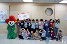 세종시, 고사리손 바자회 수익금과 공무원 포상금 기탁