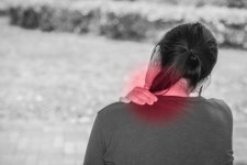 어깨통증·거북목 고민이라면 간단 스트레칭 시작하자