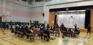 통영시, 사량중학교 졸업생 시장 표창패 수여