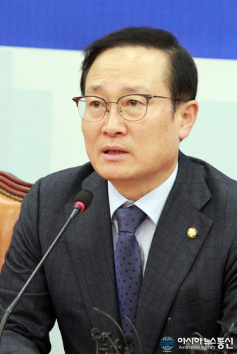 모두발언하는 홍영표 원내대표