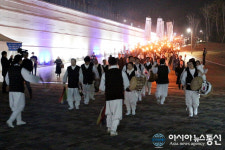 [포토] 세종시 횃불만세운동 행진...호수공원에 진입