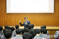 (포토)김병우 충북도교육감, 충주대원고 찾아 특강 진행