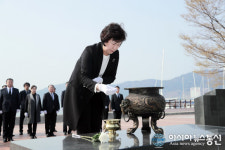 진해구, 故 한주호 준위 동상 참배