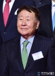 2019서울모터쇼에 참석한 한국자동차산업협동조합 이사장 신달석