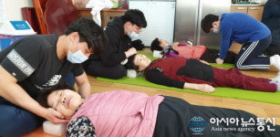 제천시 중앙동, 노인 운동재활마사지 제공