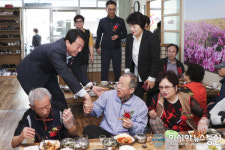 시각장애인협회 합천군지회, 어버이의 날 행사 가져