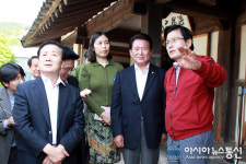 고(故) 김영삼 전 대통령 생가를 방문한 황교안