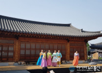 전주한옥마을 전주소리문화관, 덴동어미 화전놀이 공연 흥미