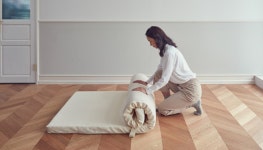 ‘슬로우’ 브랜드데이에서 꼭 사야 하는 제품은? ‘효리네민박’ 토퍼 등.. 전국 매장 어디?