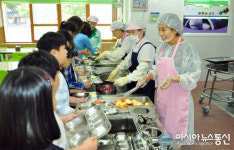 군위축협위탁급식사업단 | 군위교육지원청, 학교 급식 '특별점검'