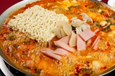 권바우부대찌개 맛이 어느 정도 길래 손님들 하나같이 처음 맛보는 맛극찬?...주인장 맛의 비결 공개