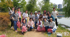 경산시보건소 보건행정과 직원들, 남매지 주변 환경정화활동 실시