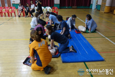 [포토] 충남 천안신대초등학교, 4분의 기적 심폐소생술 교육
