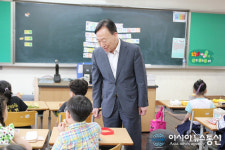 [포토]설동호 대전시교육감, 급식 중단된 학교 현장 살펴~