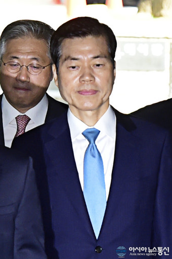 굳은 표정으로 열장실질심사 출석하는 김태한 삼성바이오 대표