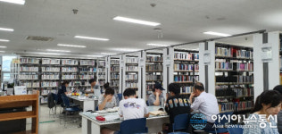 사서가 뽑은 휴가철에 읽기 좋은 책 100권 선정