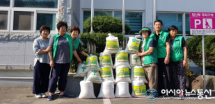 고성 마암면새마을지도자·새마을부녀회, 경로당에 사랑의 쌀 기탁