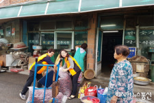 합천 초계면 의용소방대 추석맞이 시장 배송도우미 나서