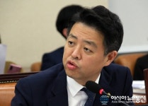 질의하는 김영호 의원