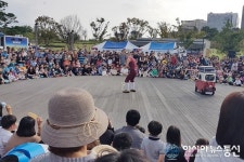 세종시 가을축제 이모저모...매화공연장 나홀로 서커스