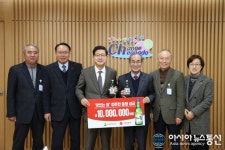 ㈜금복주, 청도군에 이웃돕기 성금 1000만원 기탁