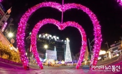 [아통포토] 성탄절 맞은 고성읍 동외광장