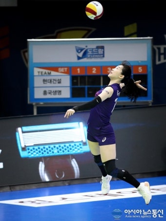 [아통 포토] 김미연, '눈부신 서브 공격~' (현대건설 vs 흥국생명)