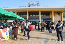 [아통 포토] 밀양 향토청년회, 밀양역에서 고향차 나누기 행사