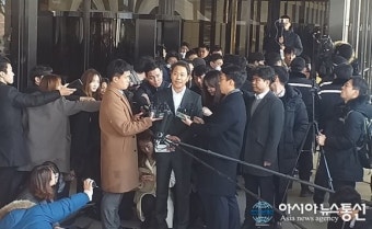 [아통포토] 임종석 전 비서실장 검찰 출석