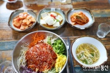 제주 표선 맛집 국수앤백사장회센터 황소고집으로 만든 고기국수 오랜 기간 동안 사랑받아