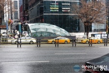[아통포토] 강남역 출구 앞 불법 주차 택시