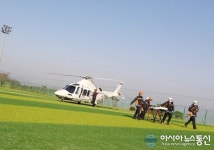 [현장취재속보2] 전북닥터헬기 임실군 환경교육관 철거중 사고 응급환자 원광대 병원으로 이송 중