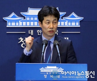 더불어민주당, 문 대통령 ‘복심’