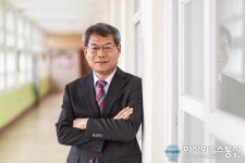 장흥 정남진산업고 윤정현 교사 ‘글로벌교사 50인’ 선정