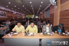 함안군, ‘고강도 사회적 거리두기’ 맞춰 구내식당 3부제 운영